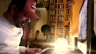 Demarco Flamenco improvisando a piano.