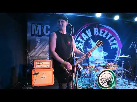 Stav Beztíže - Stav Beztíže - Těžký rána feat. Vědomí (Oficial Music Video)