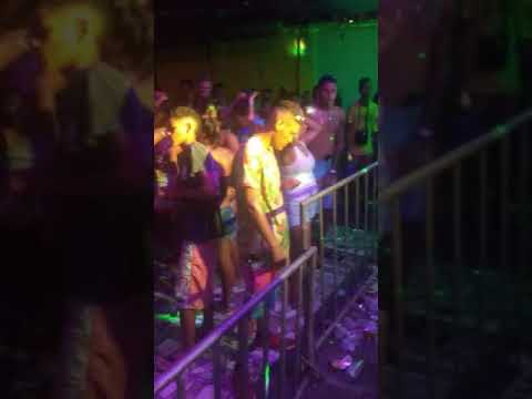 mc shek acabando com tudo  ao vivo na piscina de Zezinho 💣💥 @stilodivulgacoes