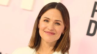 Jennifer Garner's Must-Have $7 Lipstick: Beauty Secret Revealed