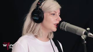 Alvvays - &quot;Dreams Tonite&quot; (Live at WFUV)