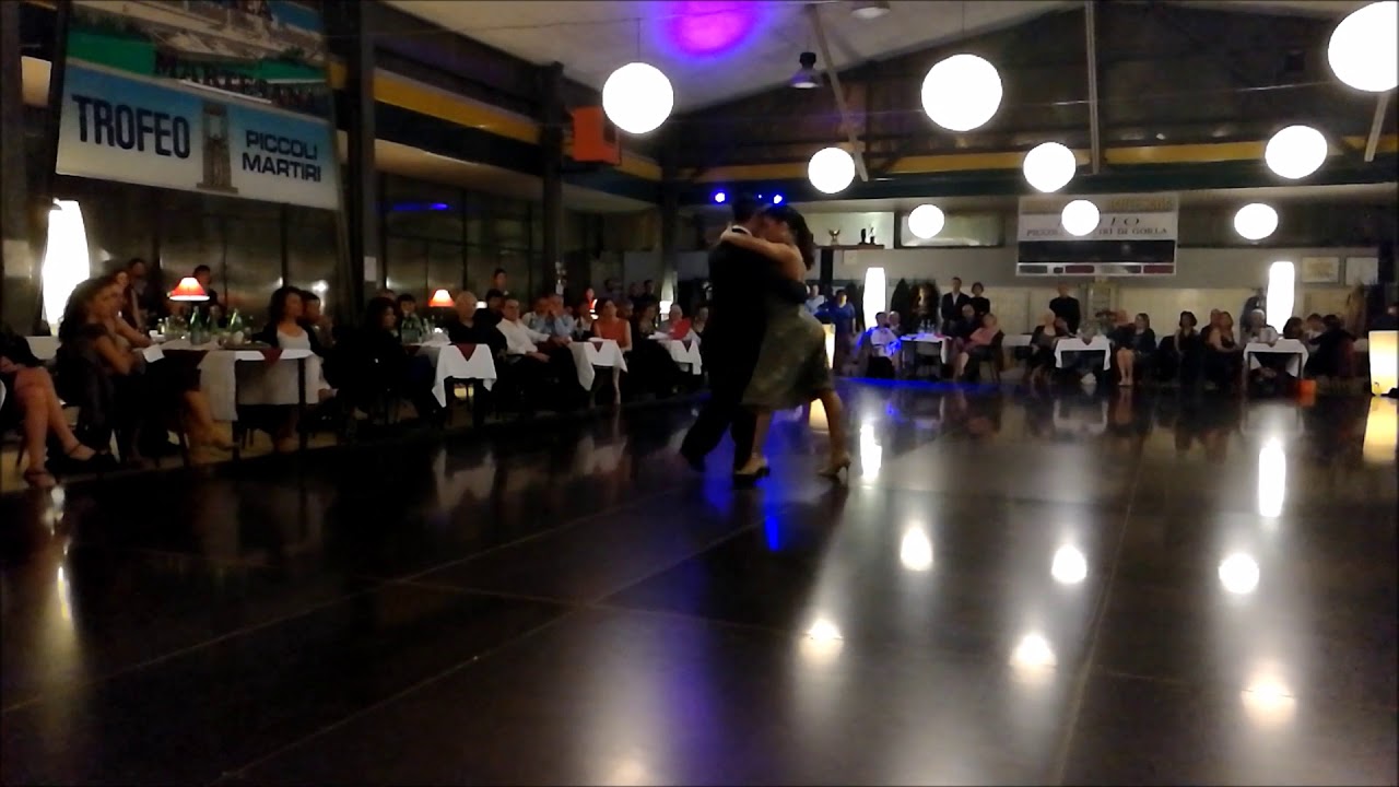 Edwin Espinosa y Alexa Yepes a Cafè Dominguez