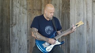 Video thumbnail for Mosrite Ventures Model (1966) | Elderly Instruments by Elderly Instruments