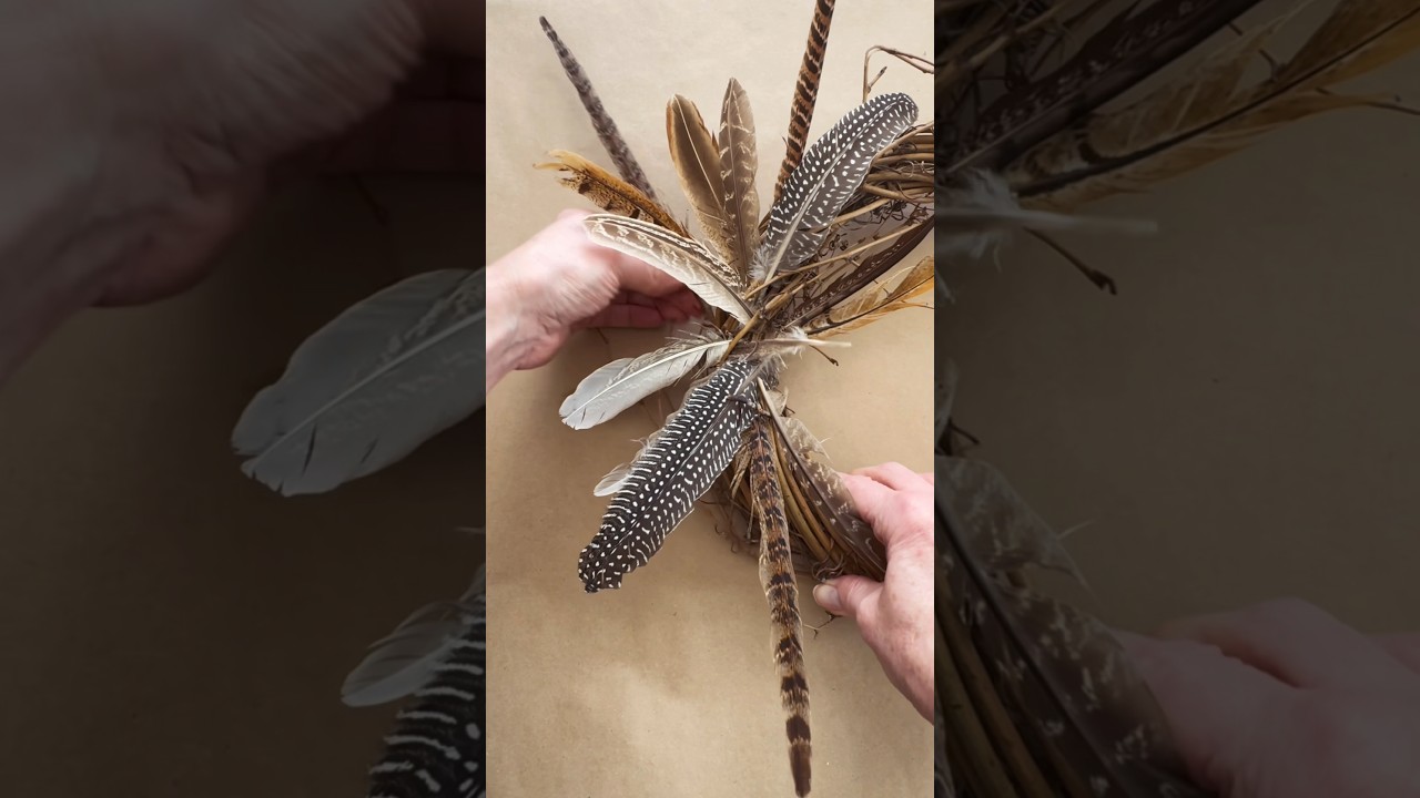 Quick & Easy Modern Feather Wreath #fallcrafts #wreathmaking #wreathtutorial