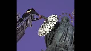 I VIGILI DEL FUOCO HANNO DEPOSTO LA CORONA DI FIORI ALLA STATUA DELL’IMMACOLATA IN PIAZZA DI SPAGNA