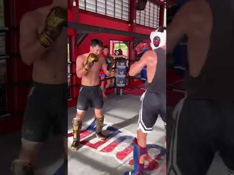 スーパーボンとスパーリングをしたら🤯🥊