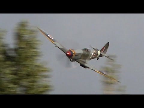 Supermarine Spitfire MkXVII - Low & Loud