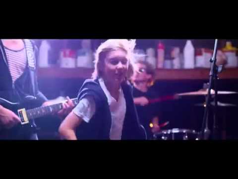 ▶ Machine Gun Kelly   Swing Life Away feat  Kellin Quinn OFFICIAL MUSIC VIDEO   YouTube 360p