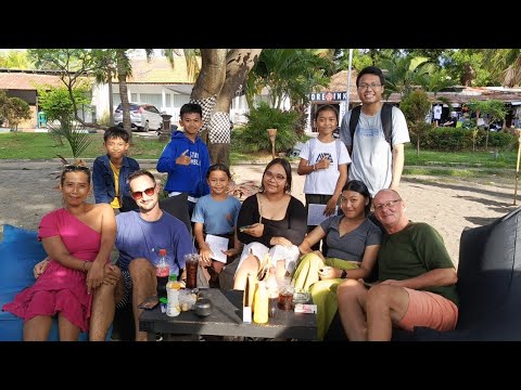 Milu English Goes to Lovina Beach