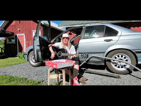 Kapinaralliin Nivalaan - Maria Sorvisto (Moottoripyörä on moottoripyörä)