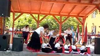 preview picture of video 'Bálványos Falunap 2013 - Óvodások fellépése 3/5 (Kánkán)'