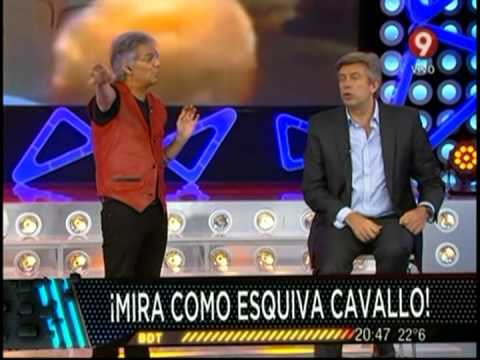 Mirá cómo esquiva Cavallo