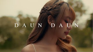 Lirik Lagu Daun Daun - Ghea Indrawari: Tanpa Senyummu Duniaku Tak Baik-Baik Saja