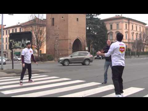Del Monte Coppa Italia SuperLega, palleggiando per le strade di Bologna in attesa della Final Four