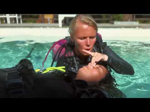 How to Perform PADI Rescue Exercise 7 | Unresponsive Diver at the Surface Step-by-Step