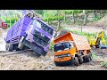PANIK BERAT Sopir Truk Hino 500 Terjang Banjir Truk Fuso TERBALIK Truk ENGKEL Muatan Kayu FULL OLENG