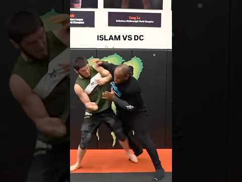 DC tried bullying Islam Makhachev until this happened 🤼‍♂️ #ufc #shorts