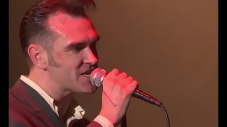 MORRISSEY : The more you ignore me, the closer I get (live 1995)