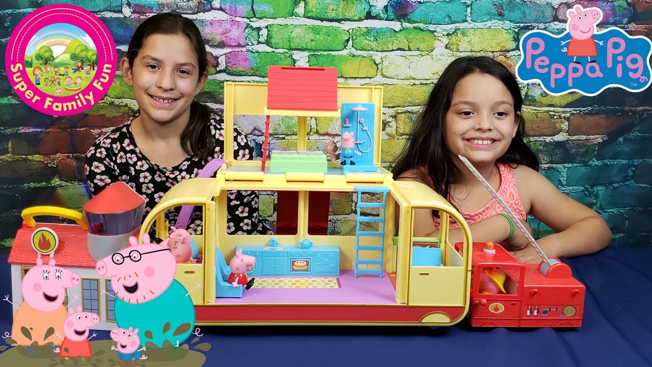 Peppa Pig's Fire Station and Pretend Play