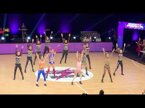 2022.12.03. Fireballs - Girls nagyformáció, Főnix SE, középdöntő, VB, Prága