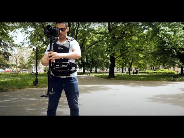 Vídeo relacionado con FLYCAM Galaxy Brazo de estabilización Dual y Chaleco para Video cámara Mano Estabilizador Steadycam hasta 10kg/22lb| Cuerpo Montaje Sistema para estabilizar cámaras DSLR (GLXY-AV)
