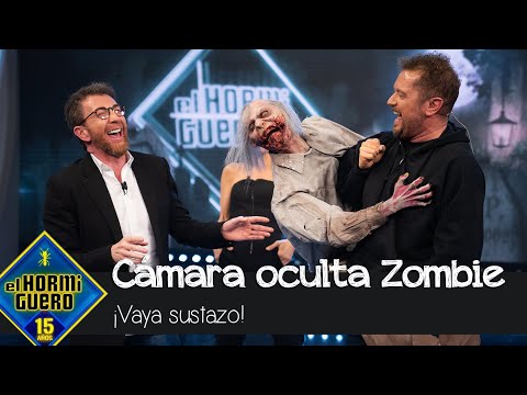 El Monaguillo acude pegado a un terrorífico zombie - El Hormiguero