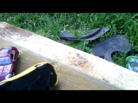 Поединок двух машинок WELLY