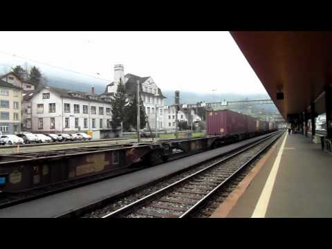Bahnverkehr in Arth Goldau am 06.04.2012 - DB, SBB, Crossrail