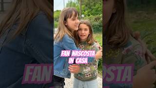 Non Vado via… Una fan nascosta in casa! 😨 #shorts