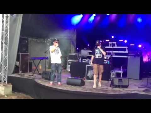 Kädveyhä Lawatanssit 2013 live part1