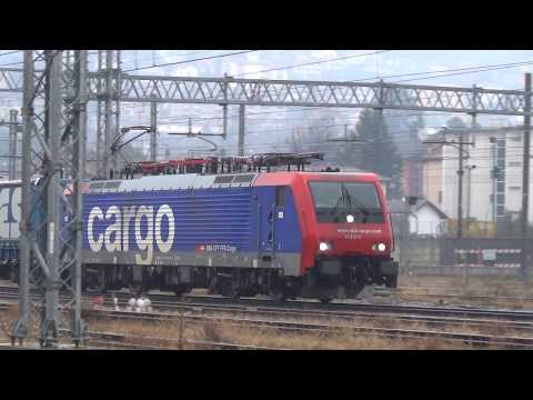 E.474 012 SBB CARGO CON TEC ARRIVA IN STAZIONE A LUINO. (VA) 7 - 2 - 2016.
