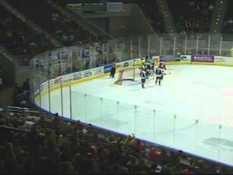 barr open ice hit beeman.flv