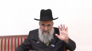 קטן שהגדיל בימי העומר (הרב יצחק ישראלי) - התמונה מוצגת ישירות מתוך אתר האינטרנט יוטיוב. זכויות היוצרים בתמונה שייכות ליוצרה. קישור קרדיט למקור התוכן נמצא בתוך דף הסרטון