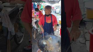 Download lagu 50¢ Penang Char Bihun?! Cheap & Tasty Local Favourite 🔥🍜 mp3