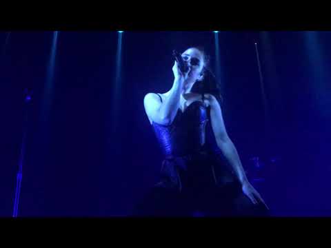2017.10.27 - Banks - Gemini Feed @ Luxembourg