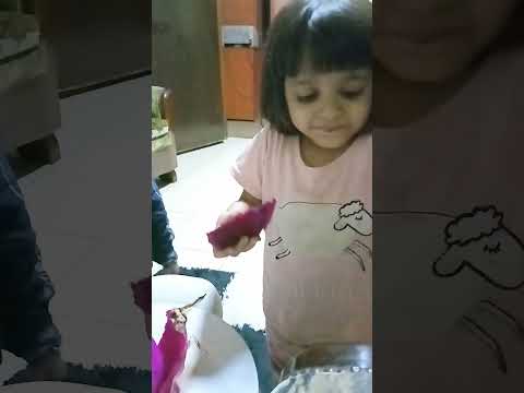 Kimaya Eating Dragan fruit first time #baby #viral #draganfruit