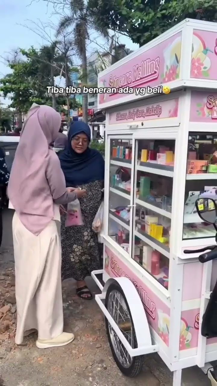 Jual skincare keliling, siapa yang mau? 🌟 Dapatkan produk kecantikan favoritmu sambil jalan-jalan! 🛍️