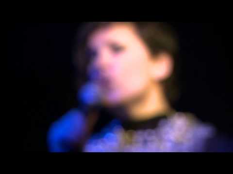 Ana Laíns - Não sou nascida do Fado