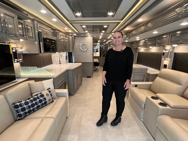 Preview image of 2024 Newmar Supreme Aire 4530 (17N232023) youtube video