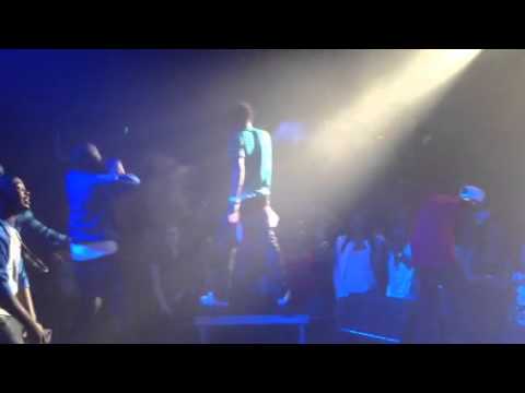 Teeflii ft yeah Dat fuccin on the floor