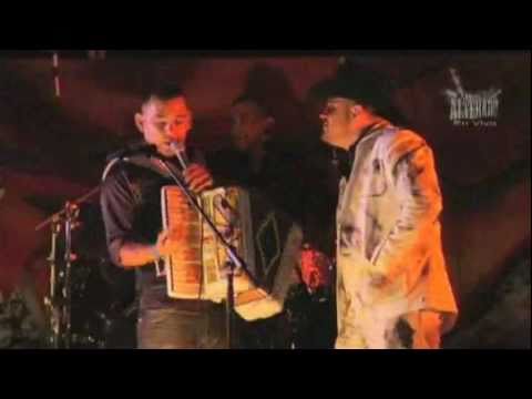 LOS BUITRES FT. EL KOMANDER - CORRIDO DEL INVALIDO - EN VIVO