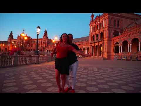 Antonio y Belen Bailando la Bachata "Desnuda"