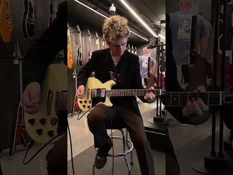 Billie Joe Armstrong Picking Up a Les Paul Special DC at the Gibson Garage🎸