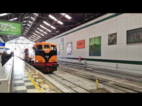 Irish Rail 071 071  Departing Galway ECS.