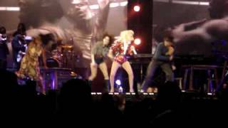 Christina Aguilera - Makes me wanna pray - Back to Basics Tour - 04/2007 Washington DC