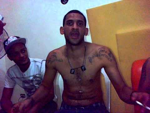 tembleke  improvisando  junto a bity el patriarca negro flow