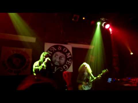 Dub Dynasty Cristine Omega Feat. Ras Tinny playing Monsoon Come @OT301 Amsterdam Dub Club 17-12-2016