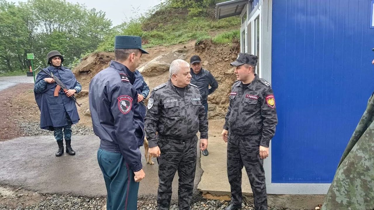 Ոստիկանության պետն ու ՈԶ հրամանատարն այցելել են Սյունիքի մարզի սահմանային անցակետեր