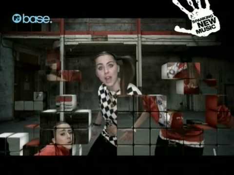 Lady Sovereign Love Me Or Hate Me (Official Video)