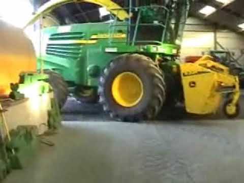 Segaert: Filmen in hangaar.